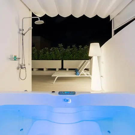 The Terraces Luxury Penthouses, 3d 아파트 *